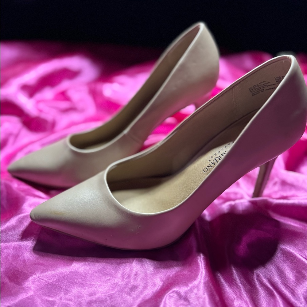 Christian Siriano Women's Habit Nude Pointed Toe Pump Heel Shoes size 8